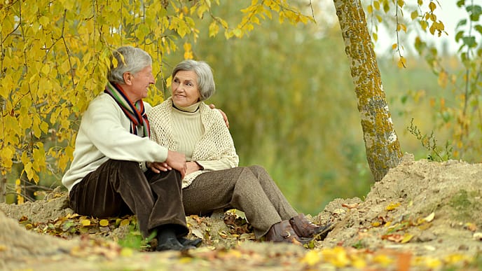 Elderly couple enjoying the outdoors