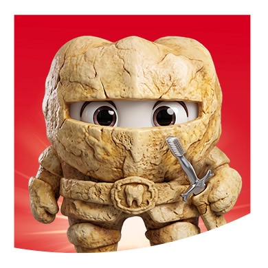 Personaje de caricatura en forma de muela con armadura de piedra sarro y ojos grandes sobre fondo rojo.