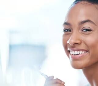 คนกำลังยิ้ม