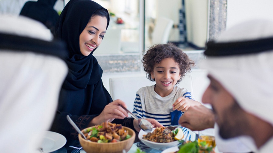 اللثة السوداء: الأسباب والعلاجات