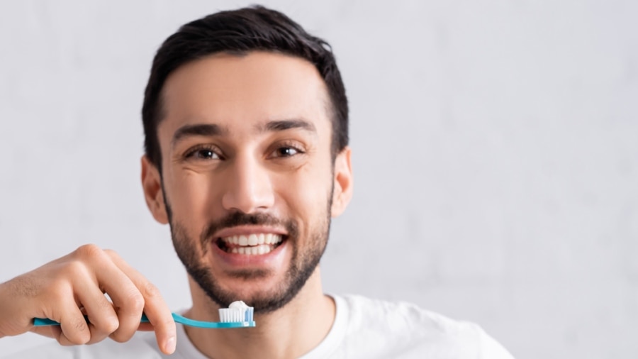 معجون الأسنان بفلورايد القصديروز