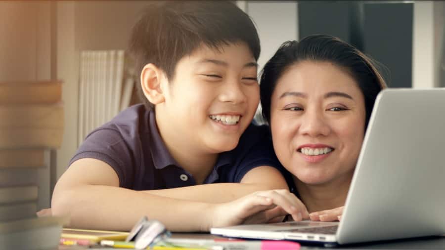 is teeth whitening strips safe for your kids - colgate malaysia