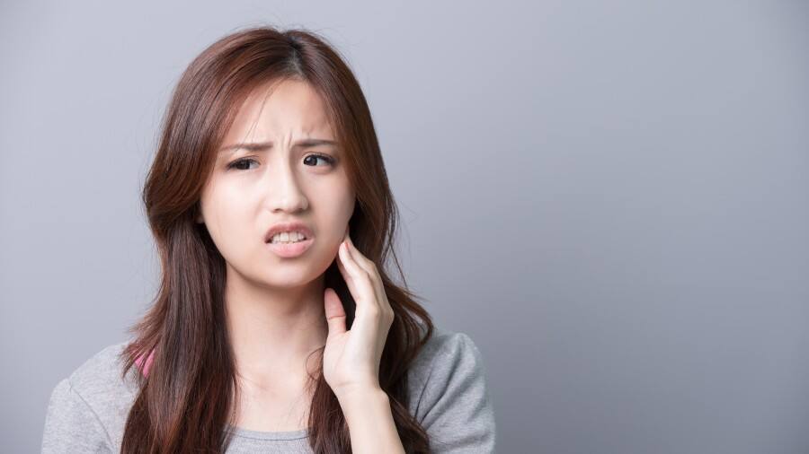 gingivitis and signs of bleeding gums - colgate singapore