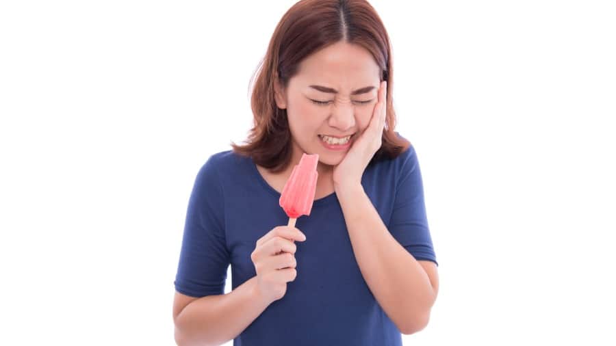 Apa yang punca gigi sensitif? - colgate