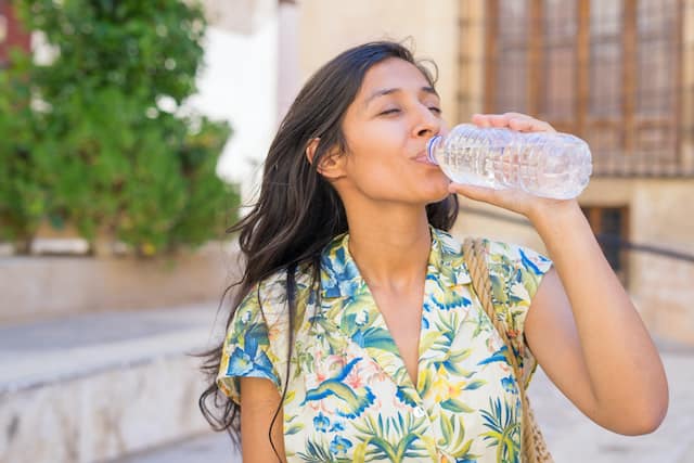 causes of dry mouth at night and ways to manage - colgate india