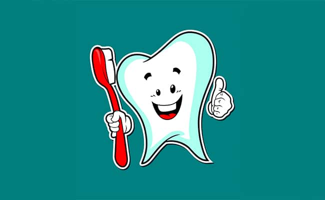 fırçayla gülümseyen diş çizimi