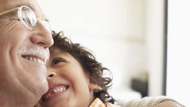 adam ve çocuk, güleryüzlü