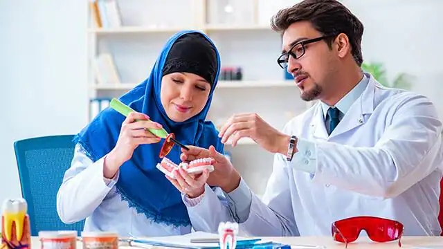 طرق تبييض الأسنان