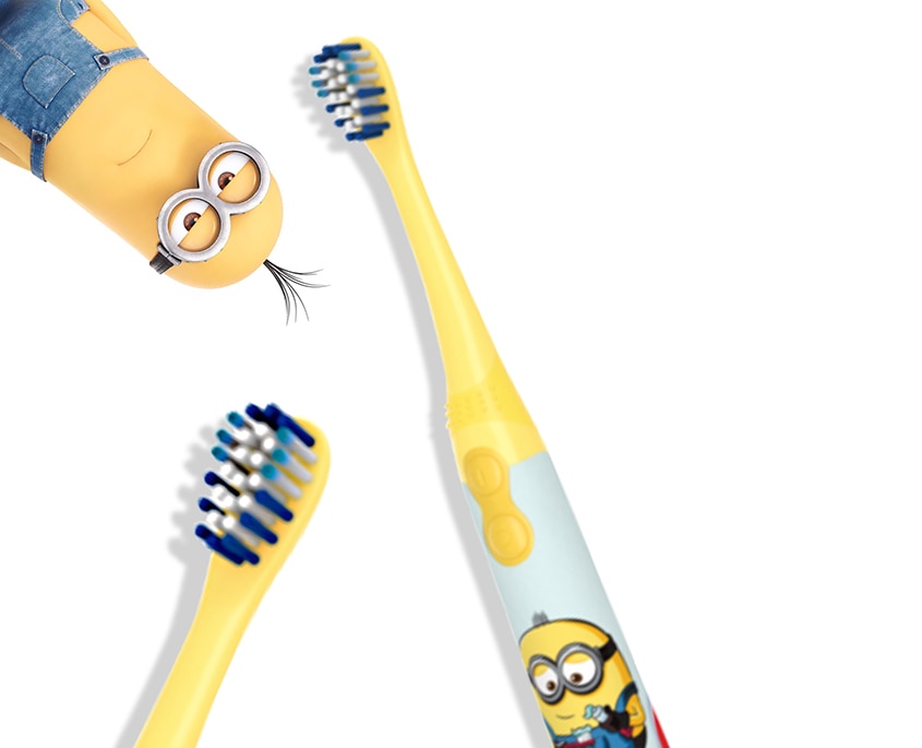 فرشاة أسنان كهربائية للأطفال من كولجيت® تعمل بالبطارية