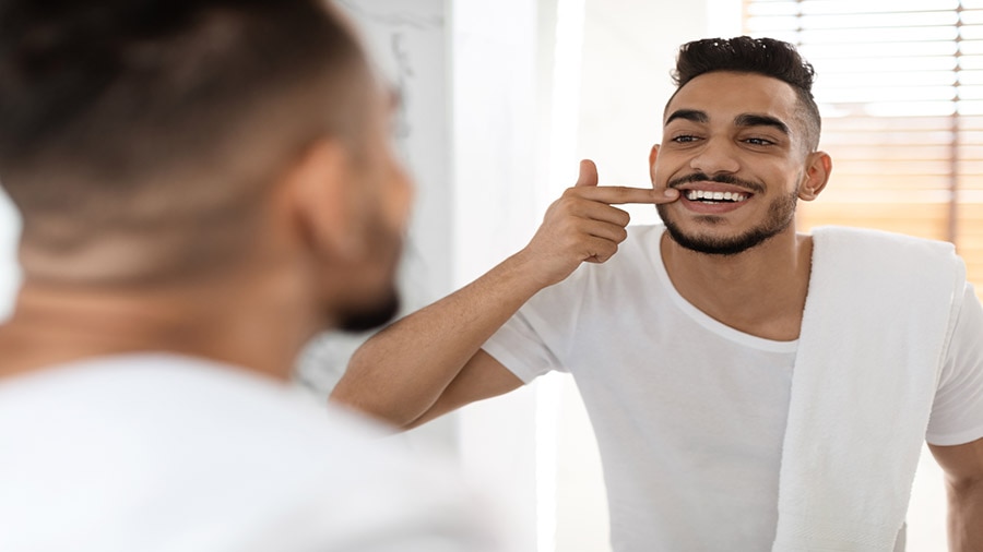 أسباب وحلول فعّالة حول تورم اللثَة 