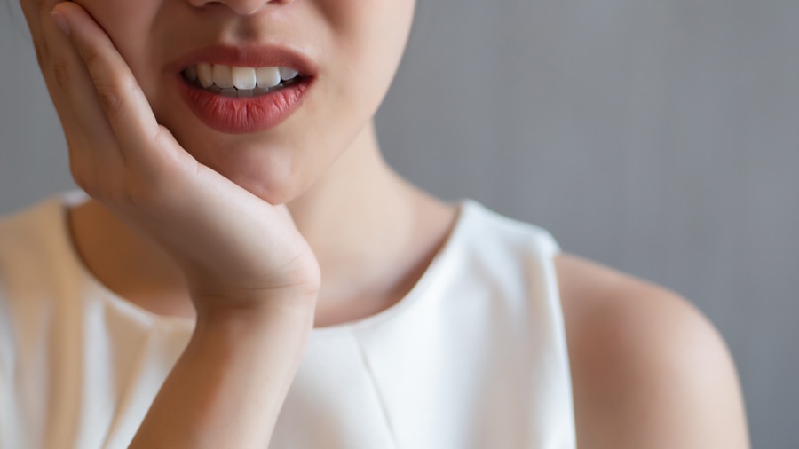 symptoms and treatment for rotten and decayed teeth - colgate ph