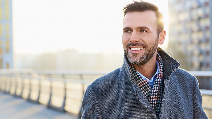 Hombre sonriendo