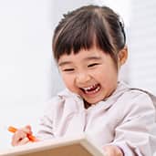 kid smiling 3 to 4 years