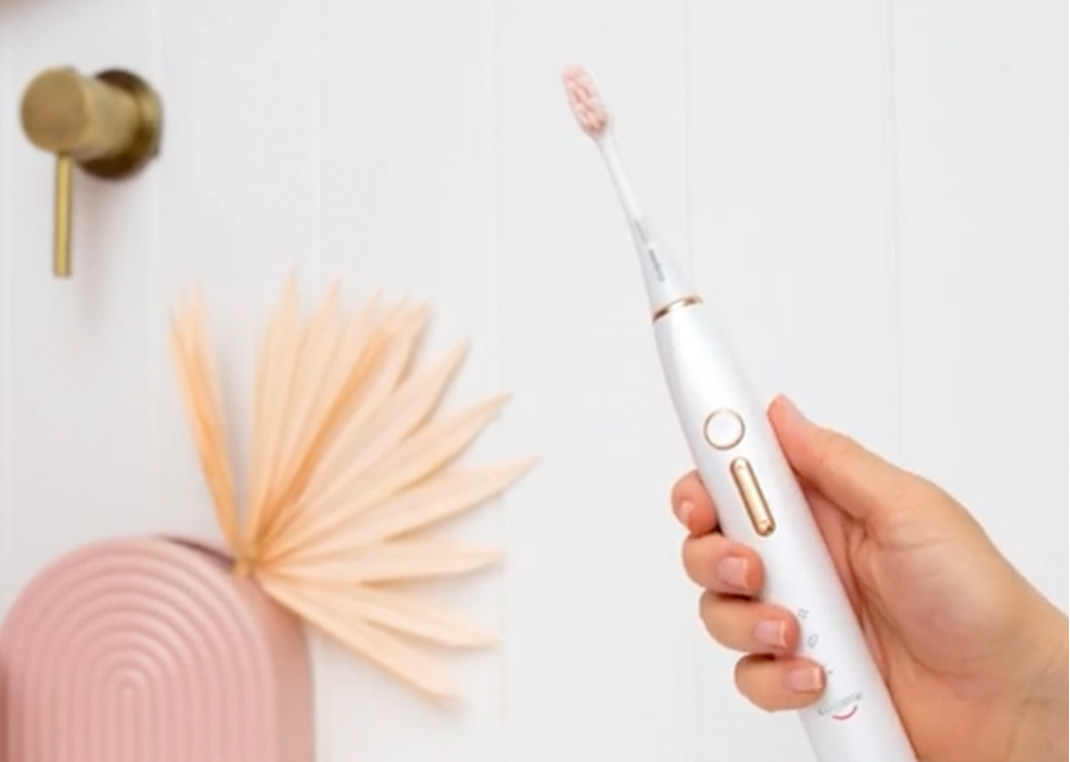 Colgate Electric Toothbrush with 4 modes and 10 vibration intensities Colgate Electric Toothbrush with 4 modes and 10 vibration intensities