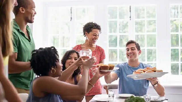friends eating lunch together