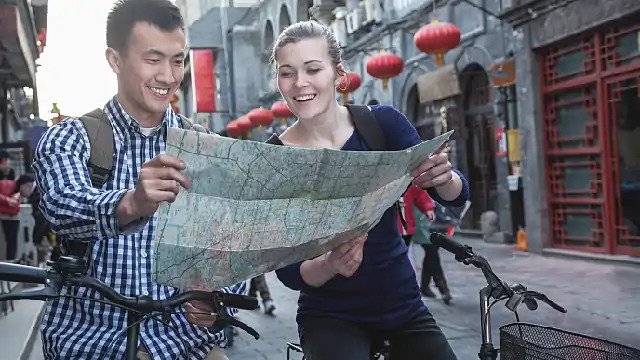 people looking for toothbrush sanitizer while traveling