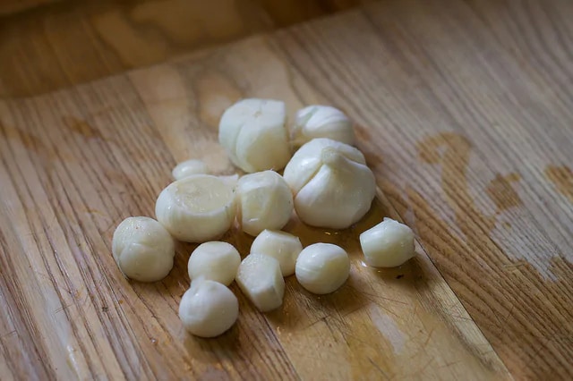 how to use garlic for toothache