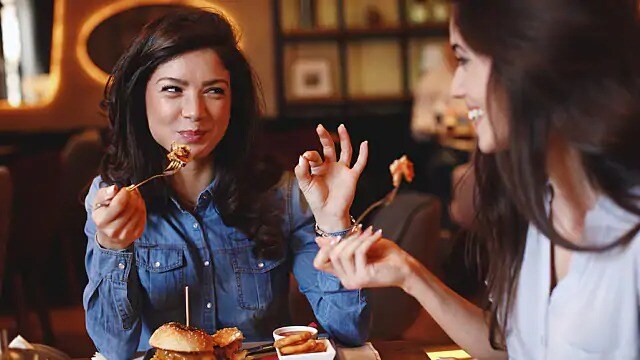 women eating at a restaurant