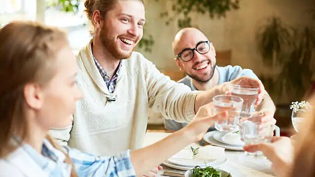 friends eating lunch together