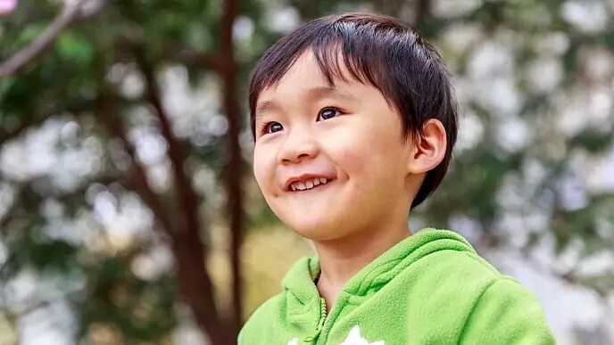 kid smiling with central incisors kid smiling with central incisors