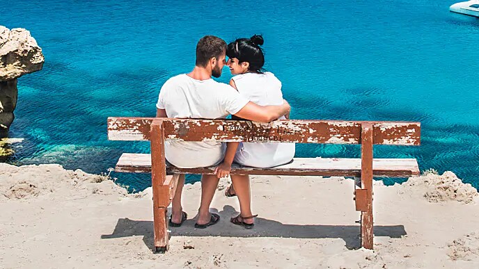 couple traveling for dental procedure