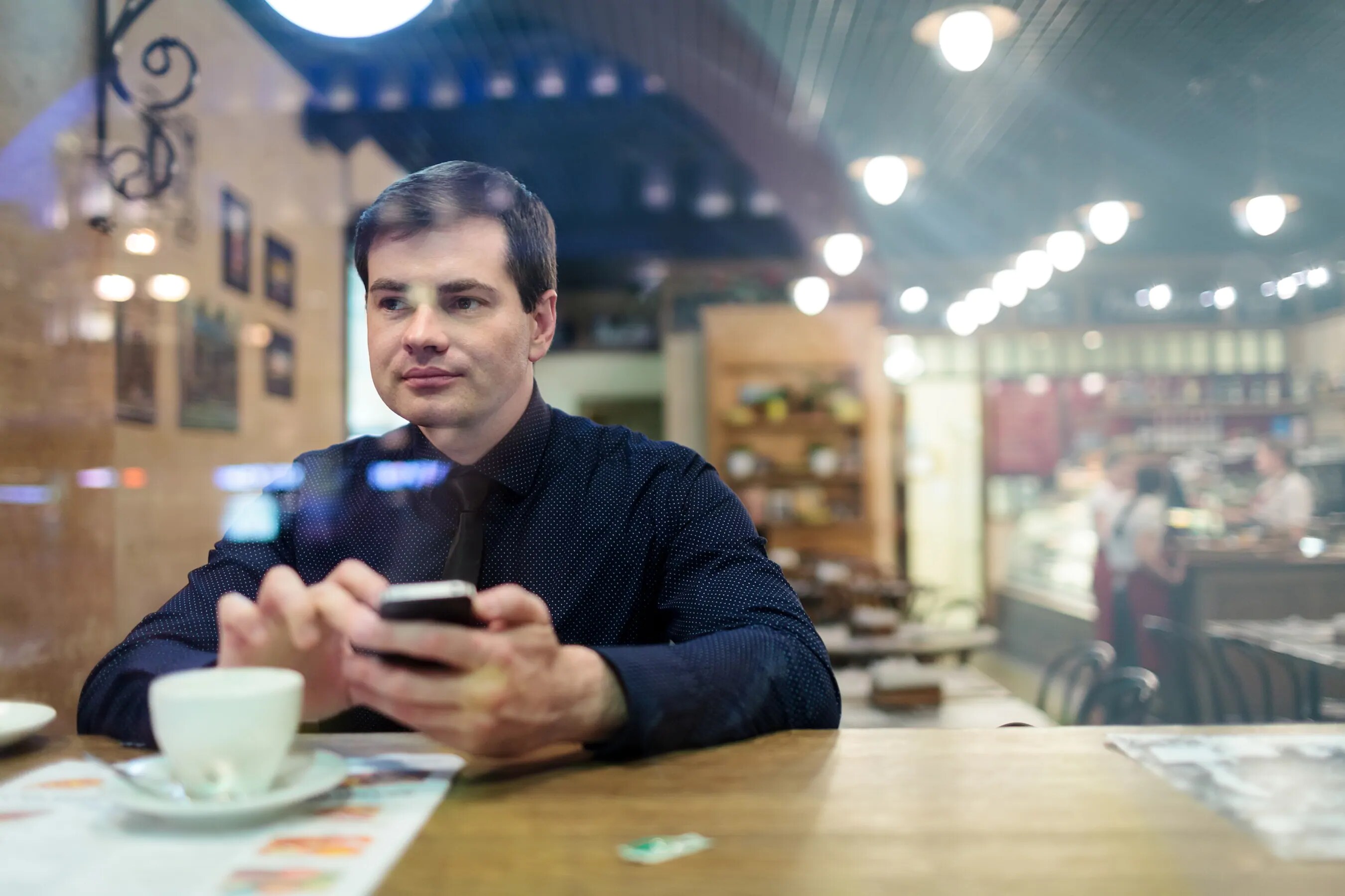 man reading about abscessed tooth dangers