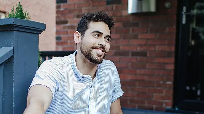 man with healthy dentin tubules smiling