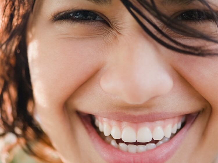 woman smiling with white teeth