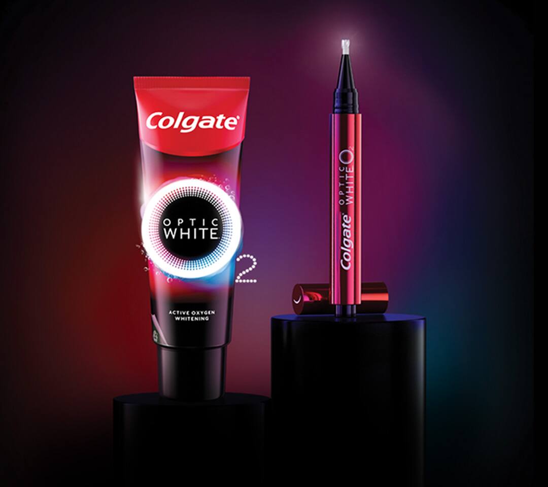 Colgate's 2 steps Whitening Teeth Routine which includes Optic White O2 toothpaste and Optic White O2 pen