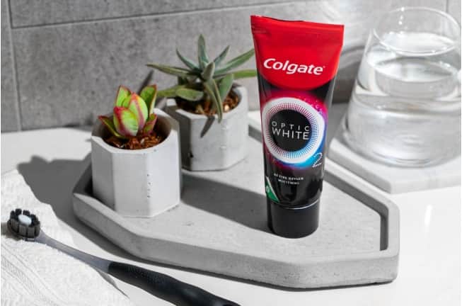 olgate Optic White O2 Toothpaste with Active Oxygen Whitening Technology
