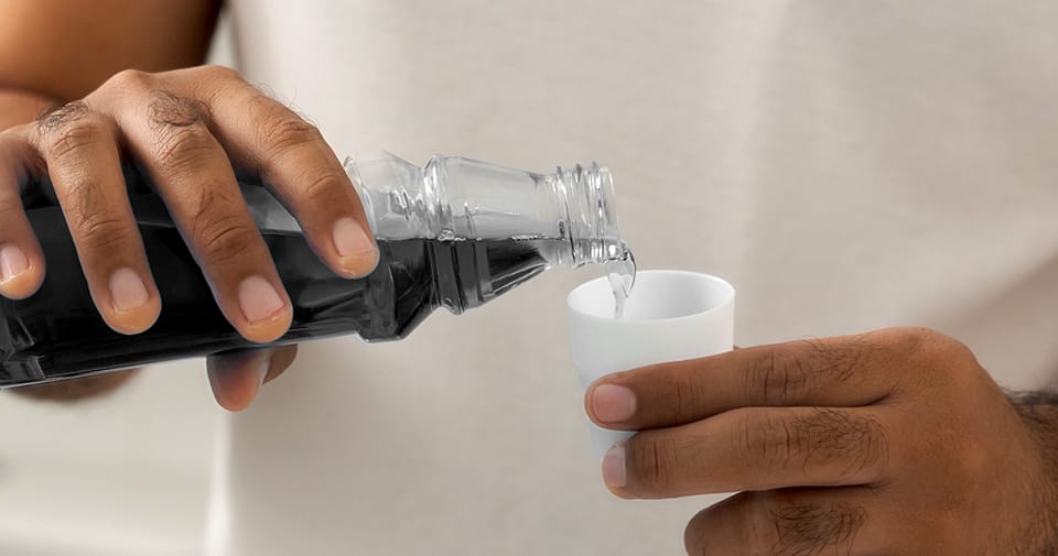 how to use Colgate Optic White Mouthwash
