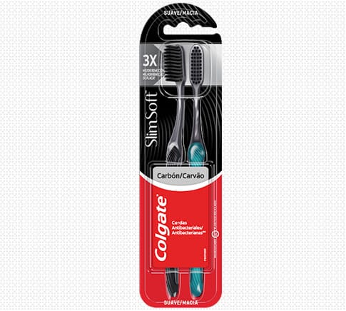 Cepillo de dientes Colgate Slim Soft Carbón