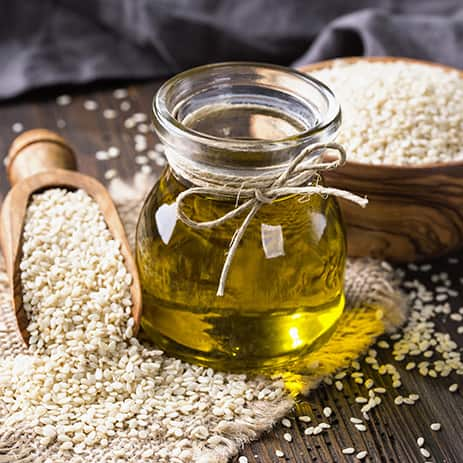 sesame-oil-glass-seeds