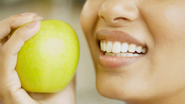 5 Habits For Better, Stronger Teeth!