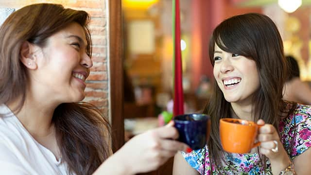 two women having coffee