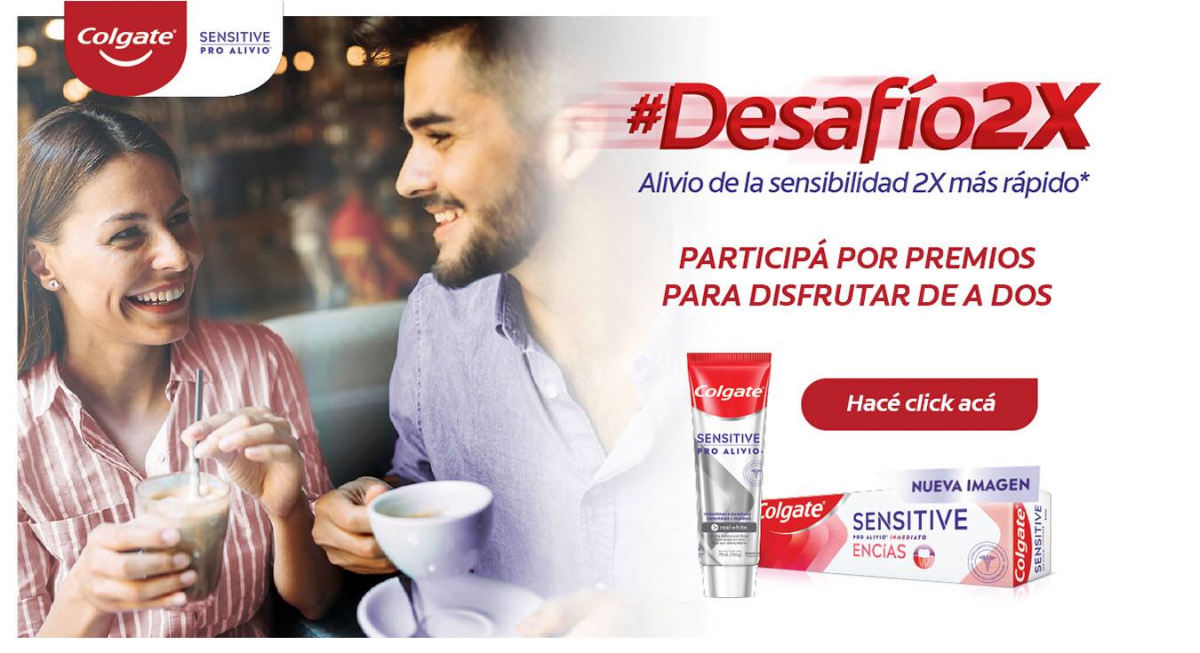 Mujer y hombre sonriendo