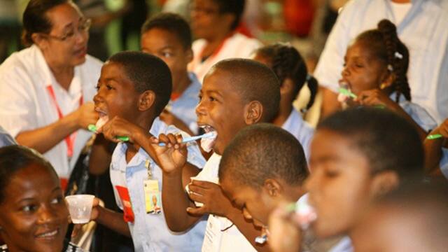 BSBF celebra el dia nacional del cepillado en República Dominicana