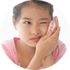 Niña con dolor de muelas Niña con dolor de muelas