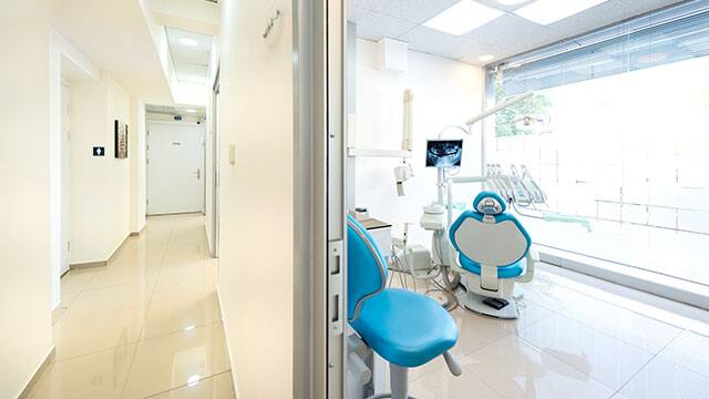 A view of the empty dentist office