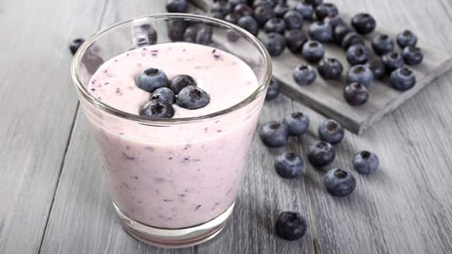 Bebida de frutas para desayunos saludables