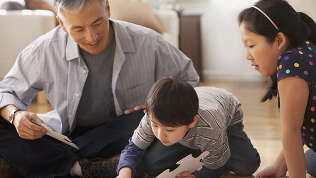 Familia divirtiendose