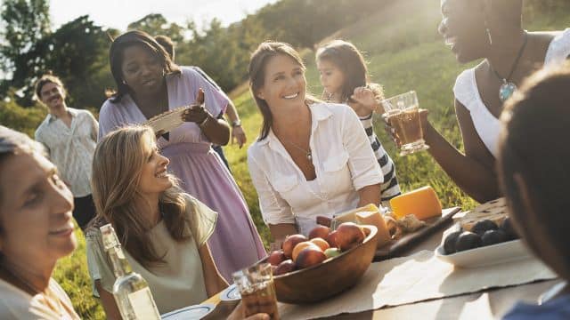 People discussing the potential causes of toothaches