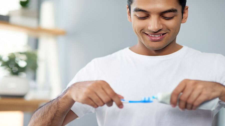 كيفية إعداد معجون الأسنان الطبيعي