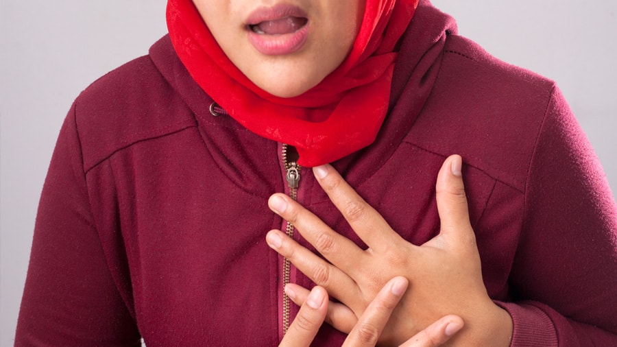 portrait-muslim-lady-wearing-black-red