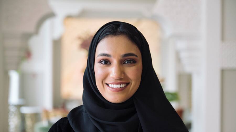  أحمر الشفاه  المناسب لأسنان أكثر بياضًا