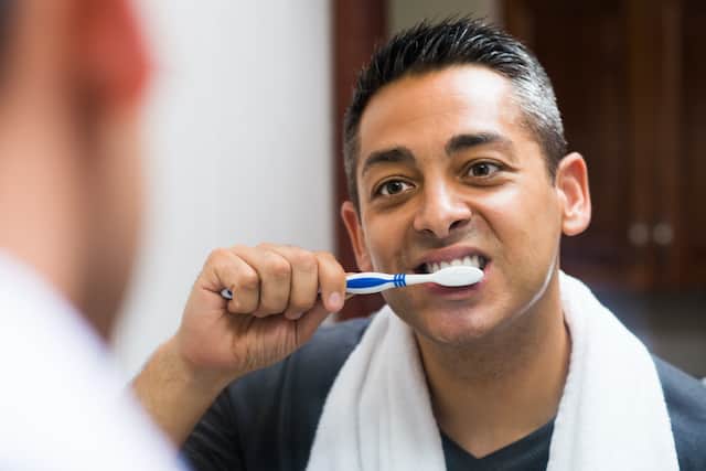 how to treat gingivitis in three easy steps - colgate india