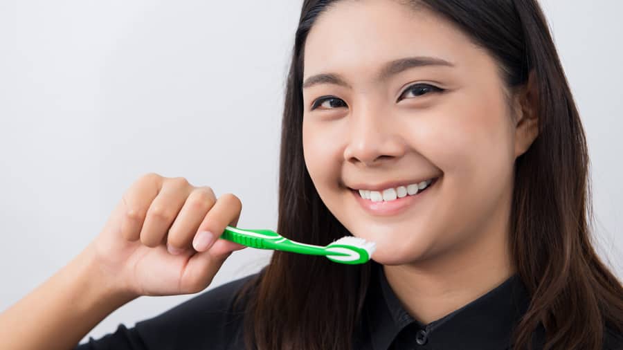 ยาสีฟันที่ช่วยให้ฟันขาวขึ้น: ได้ผลจริงหรือไม่
