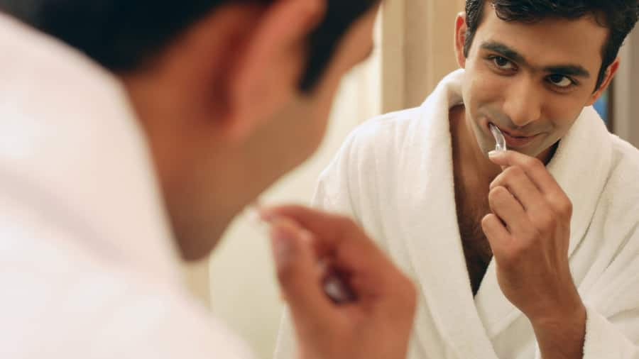 gingivitis and signs of bleeding gums - colgate india