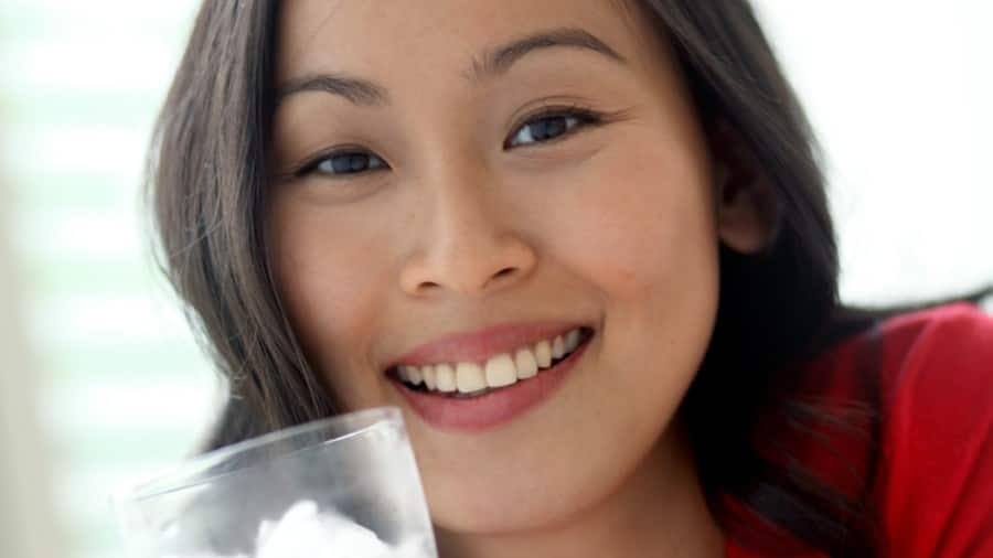 is chewing ice bad for your teeth - colgate singapore