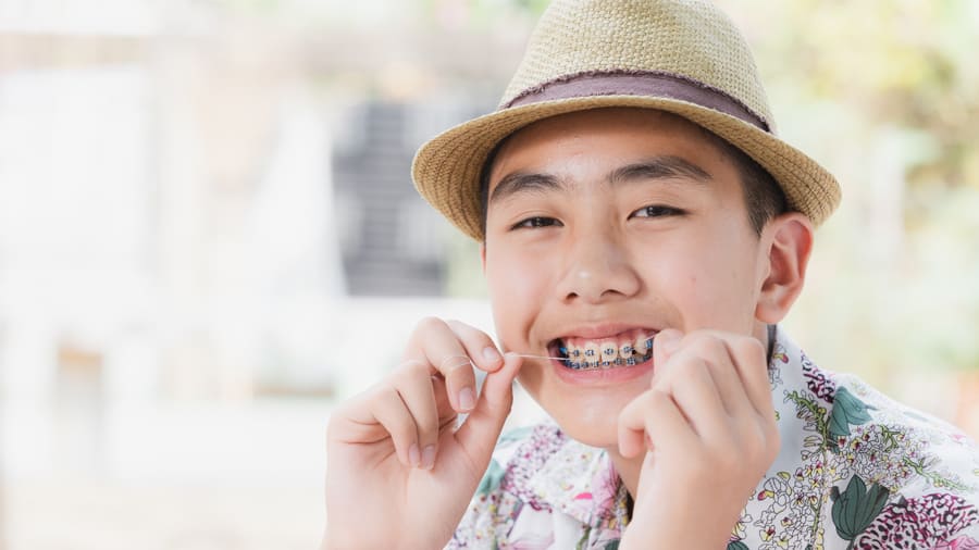 วิธีการใช้ไหมขัดฟันที่ถูกต้อง - คอลเกต ประเทศไทย